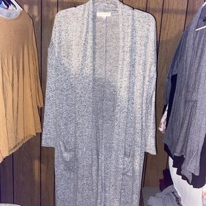 long‎ gray cardigan/duster